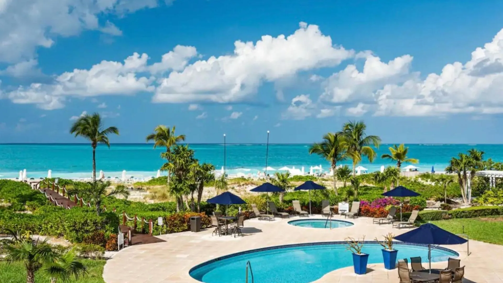 Great Two-Bedroom Apartment In Grace Bay Beach Long Bay Iles Turques et Caïques